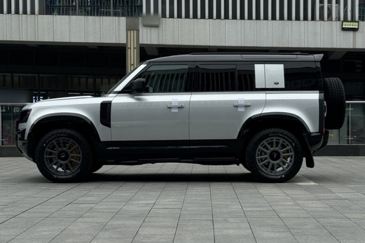 Used Land Rover Defender 2022 110 P400 Dark Edition