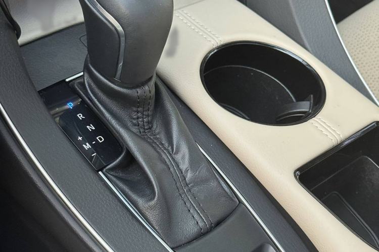 Used Toyota Avalon 2019 2.0L XLE Premium Edition China VI
