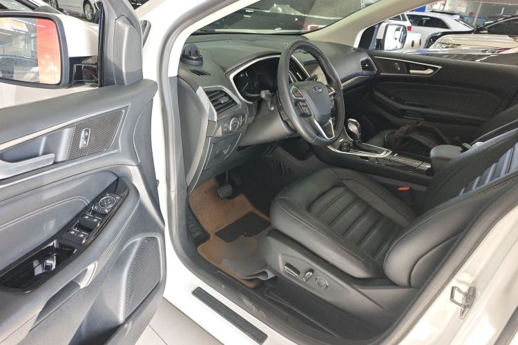 Used Ford Edge 2018 EcoBoost 245 Two-Wheel-Drive Titanium 7-Seater China V Standard
