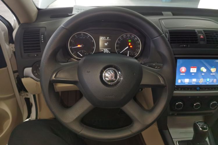 Used Skoda Octavia 2015 Classic Model 1.6L Automatic Yijie Version