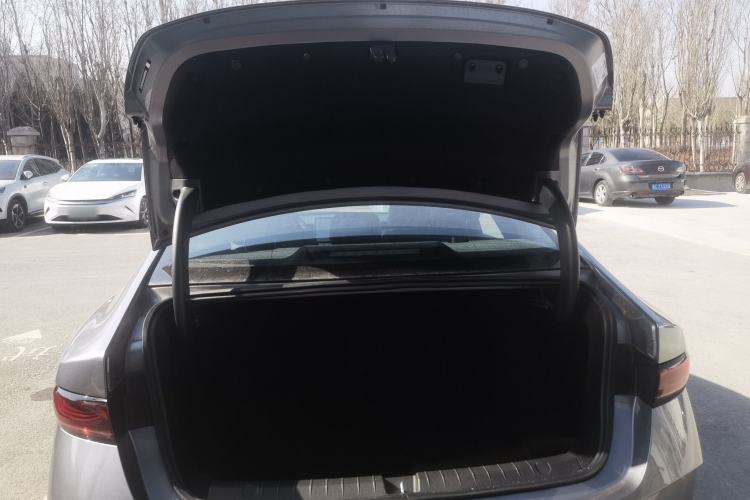 Used BYD Qin PLUS 2025 DM-i Smart Drive 120KM Superior Model
