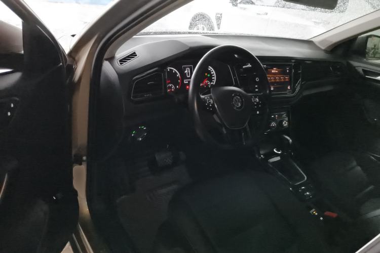 Used Volkswagen T-ROC 2019 280TSI DSG Two-Wheel Drive Comfort Version China VI Standard
