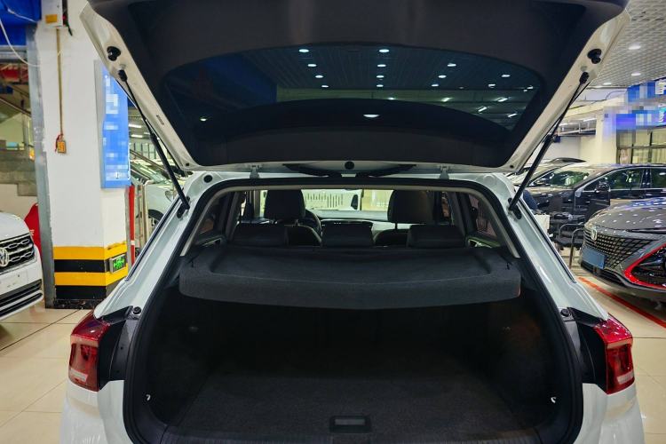 Used Volkswagen T-ROC 2018 280TSI DSG Two-Wheel Drive Advanced Version China V Emission Standard
