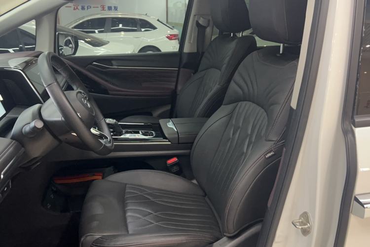 Used GAC Trumpchi M8 2024 Master Series 400T Prestige Edition
