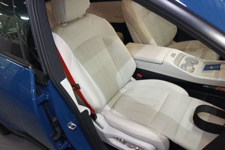 Used ONVO L60 2024 60 kWh All-Wheel Drive