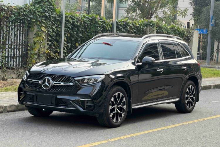 Used Mercedes-Benz GLC 2023 Facelift GLC 260 L 4MATIC Luxury Version 5 Seats

