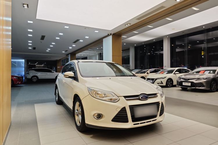 Used Ford Focus 2015 Hatchback 1.6L Automatic Fashion Edition