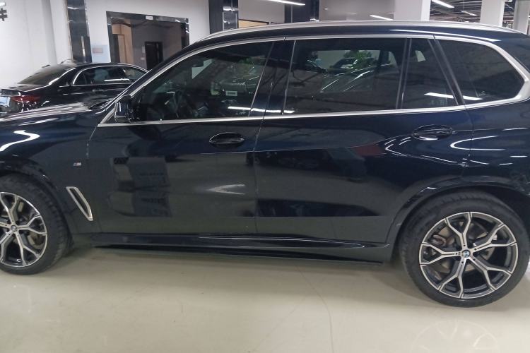 Used BMW X5 2022 Restyled xDrive 40Li M Sport Package
