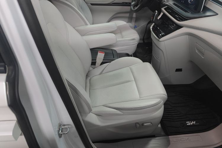 Used Buick GL8 2023 ES Lu Zun Deluxe and Yue Edition
