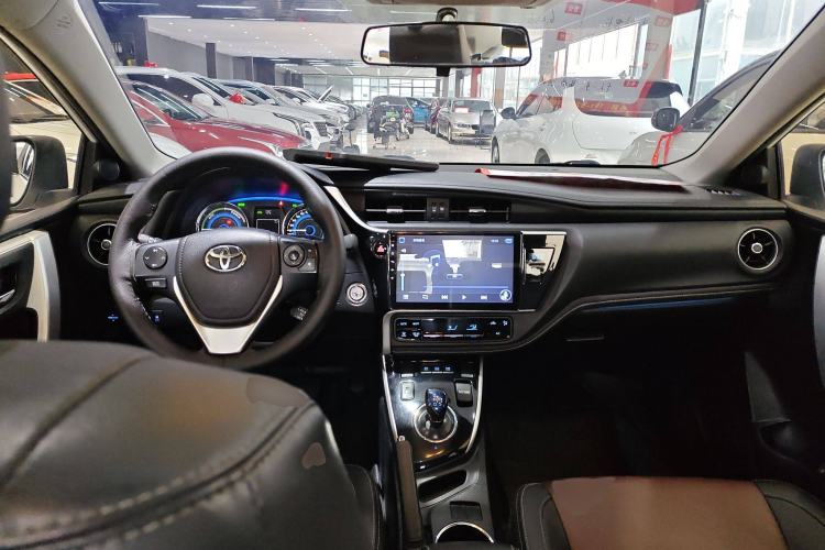 Used Toyota Corolla 2018 Dual-Engine 1.8L E-CVT Smart Edition
