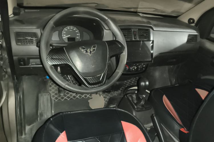 Used Wuling Rongguang 2014 1.2L S Base Model
