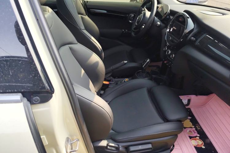 Used  MINI 2021 1.5T COOPER Classic Edition Five-Door Version
