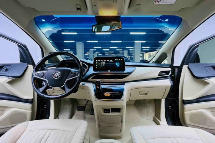 Used Buick GL8 2023 Facelifted Land Cruiser Executive Luxury Version
