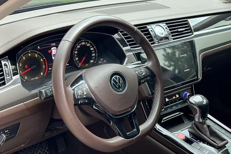 Used Volkswagen Phideon 2021 380TSI Luxury Edition
