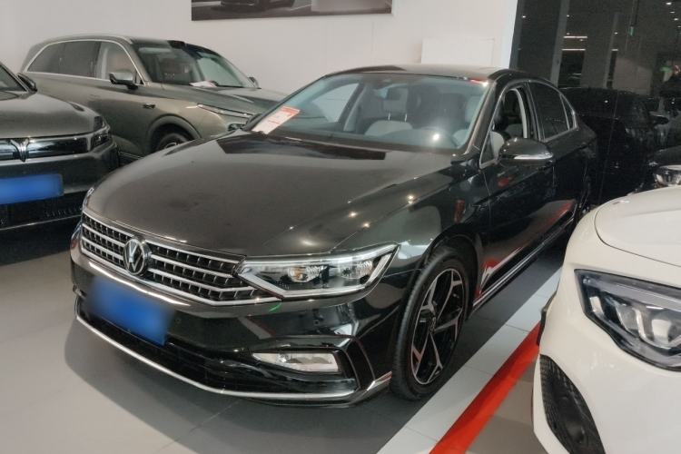 Used Volkswagen Magotan 2025 Zhongxiang Version 330TSI DSG Luxury Edition