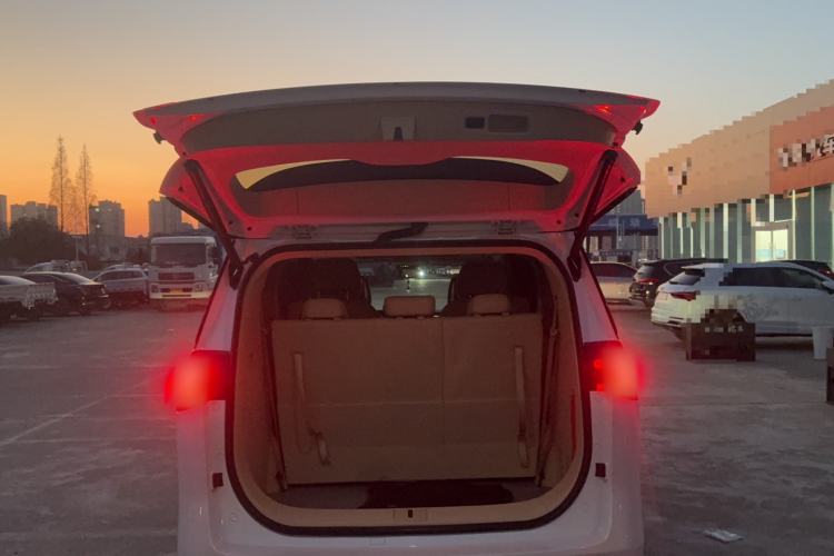 Used Buick GL8 New Energy 2025 Lu Shang Luxury Edition 7-Seater