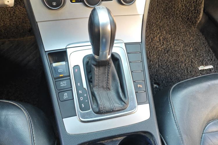 Used Volkswagen Magotan 2013 2.0 TSI Luxury Model