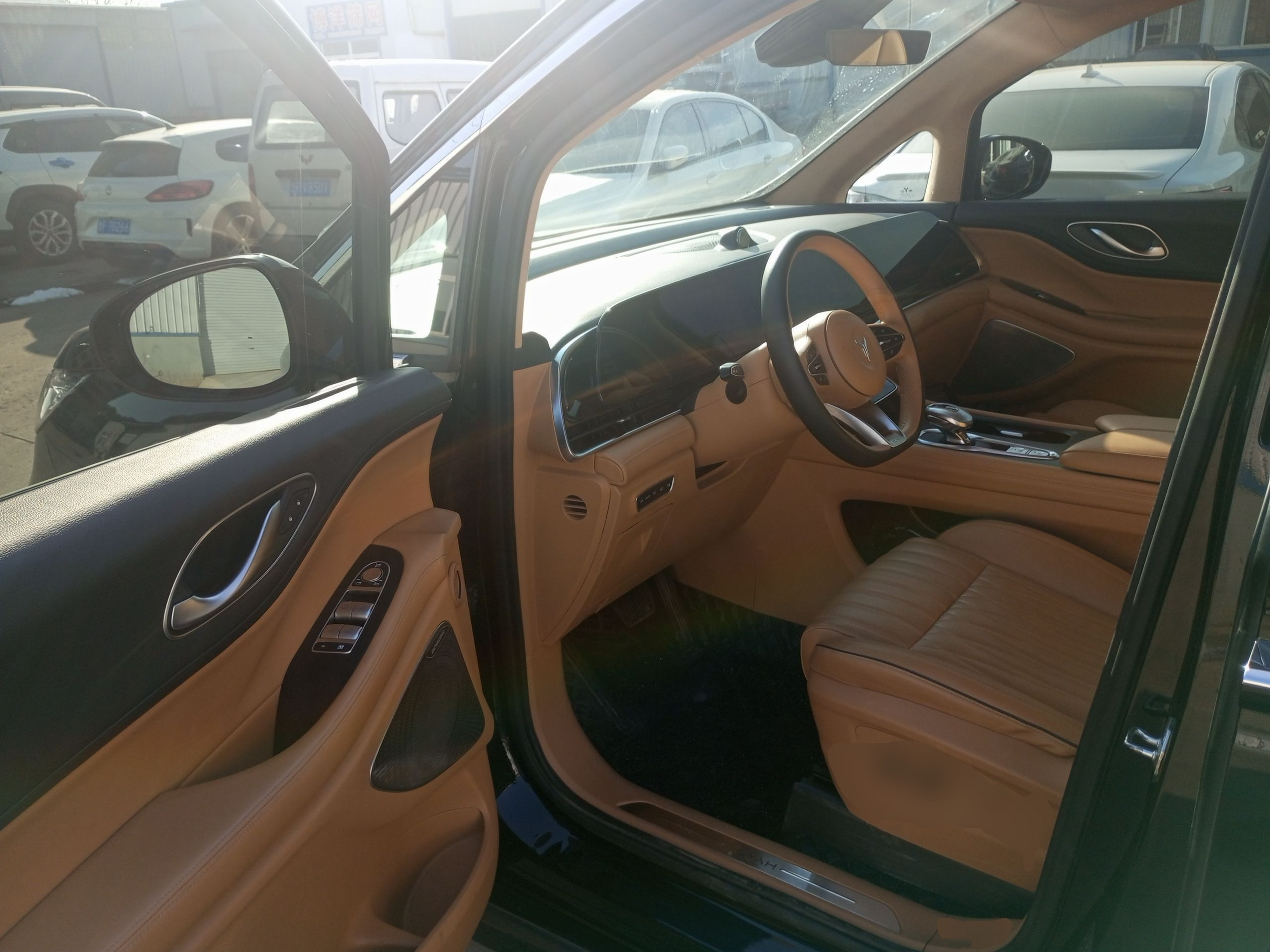 المقاعد الأمامية داخل السيارة