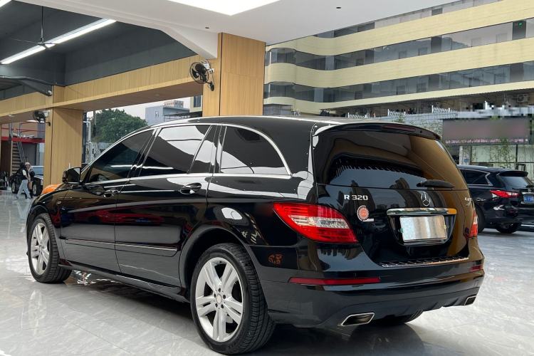 Used Mercedes-Benz R-Class 2017 R 320 4MATIC Business Edition Prestige Model
