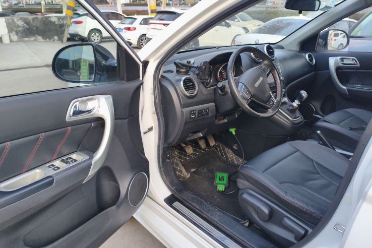 Used Haval H6 2016 Upgraded Model 1.5T Manual Two-Wheel Drive Elite Version
