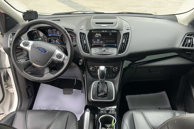 Used Ford Kuga 2015 2.0L GTDi Four-Wheel-Drive Sport Model
