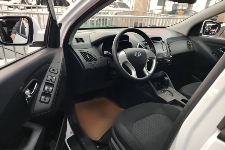 Used Hyundai ix35 2013 2.0L Automatic Two-Wheel Drive Comfort GL China V Standard
