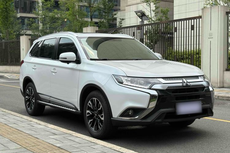 Used Mitsubishi Outlander 2019 2.0L Two-Wheel Drive Comfort Edition 5 Seats China V Standard
