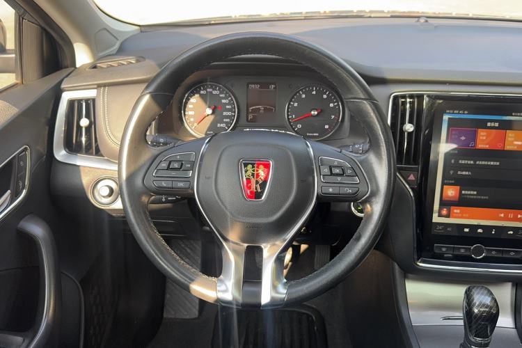 Used Roewe i6 2017 20T Automatic Internet Smart Edition
