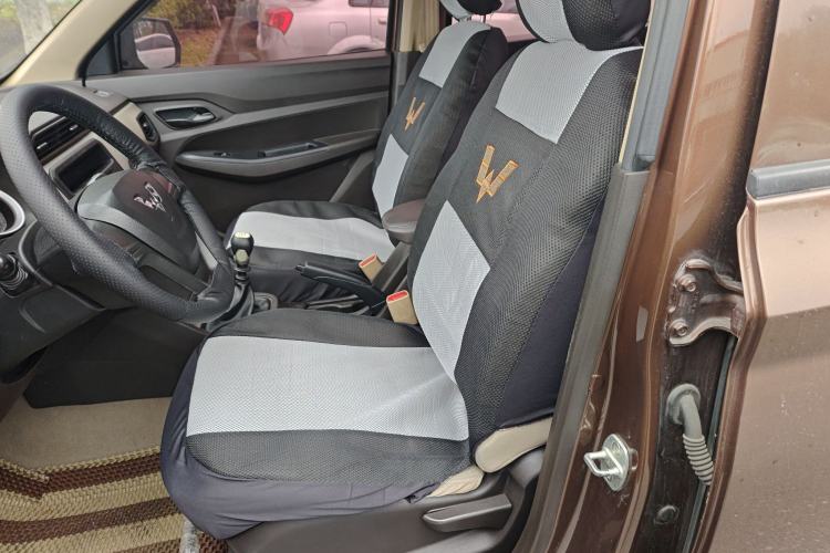 Used Wuling Hongguang 2019 1.5L S Standard Version China VI LAR
