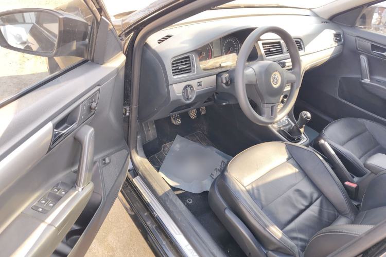 Used Volkswagen Lavida 2013 Restyled Classic 1.6L Manual Comfort Edition
