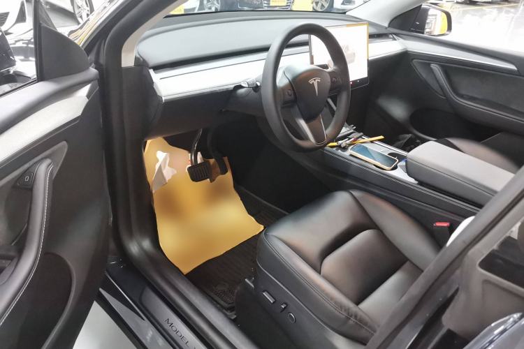 Used Tesla Model Y 2024 Long-Range All-Wheel-Drive Version