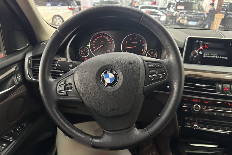 Used BMW X5 2015 xDrive28i
