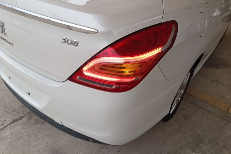 Used Peugeot 308 2014 Enjoy Edition Classic 1.6L Manual YouShang Model
