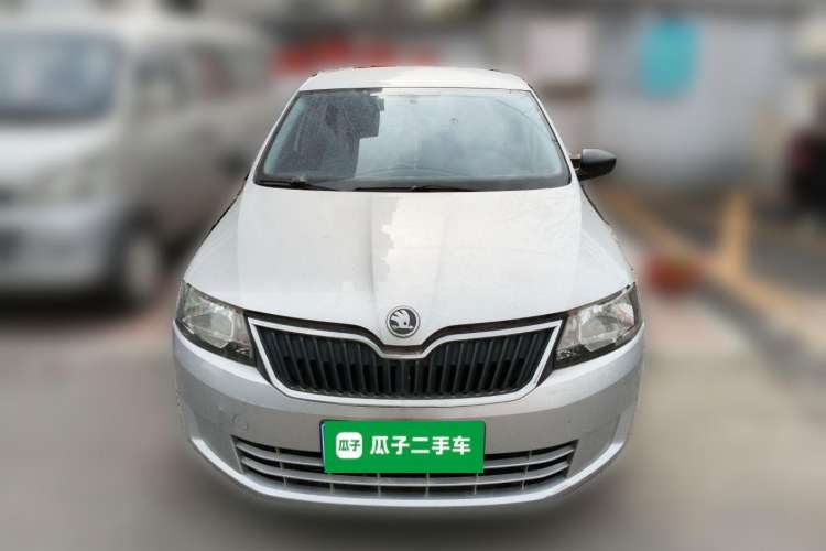 Used Skoda Rapid 2013 1.6L Manual Enjoyment Model
