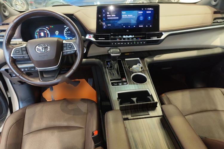 Used Toyota Granvia 2023 2.5L Hybrid Flagship VIP Edition