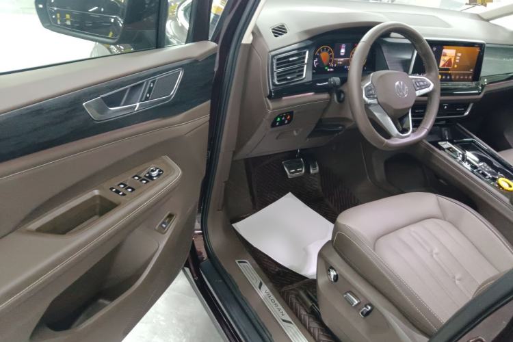 Used Volkswagen Viloran 2022 380TSI Luxury Edition
