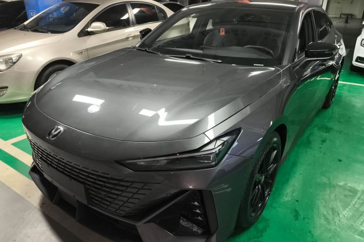 Used Changan UNI-V 2022 1.5T Prestige Version