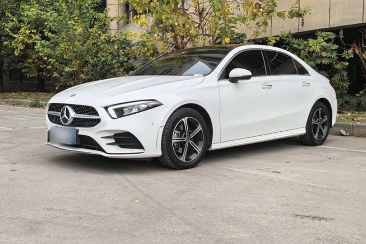 Used Mercedes-Benz A-Class 2022 Revised Version A 200 L Sport Sedan Fashionable Style