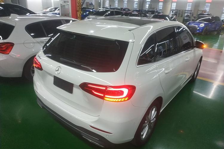 Used Mercedes-Benz B-Class 2022 Updated B 200 Fashion Edition
