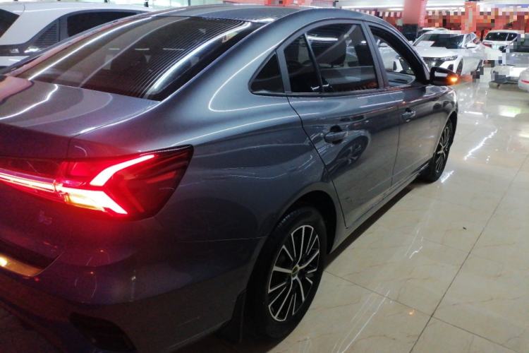 Used Roewe i5 2021 1.5L CVT Platinum Edition
