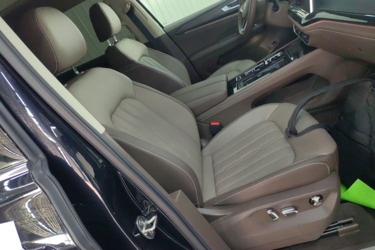 Used Volkswagen Viloran 2024 380TSI Luxury Edition
