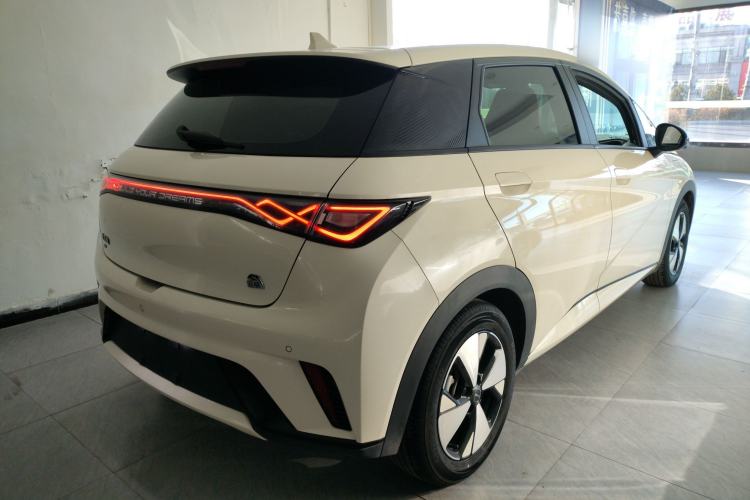 Used BYD Dolphin 2023 420 km Fashion Edition
