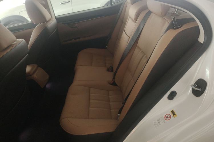 Used Lexus ES 2016 200 Midnight Special Limited Edition
