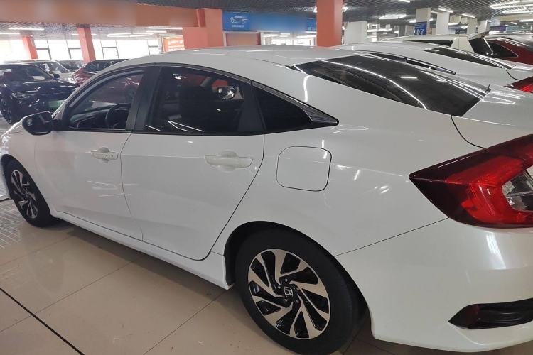 Used Honda Civic 2016 220TURBO Manual Luxury Edition
