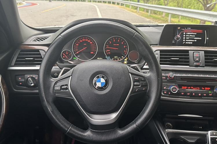 Used BMW 3 Series 2015 320Li Luxury Design Package
