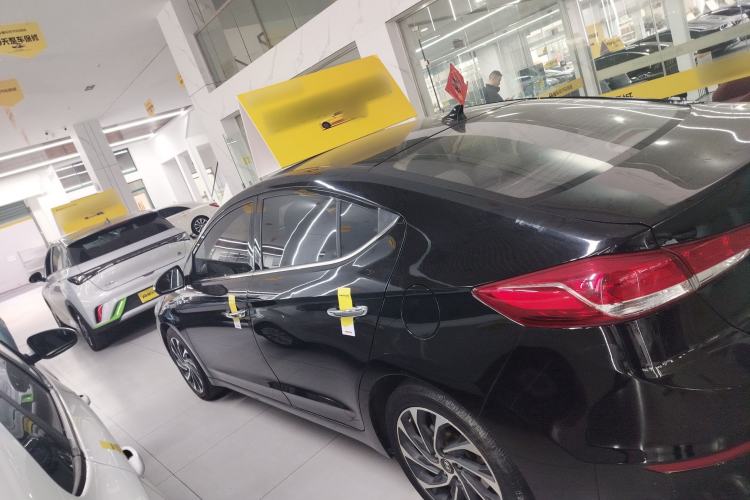 Used Hyundai Elantra 2019 1.5L CVT Smart & Luxurious Trim
