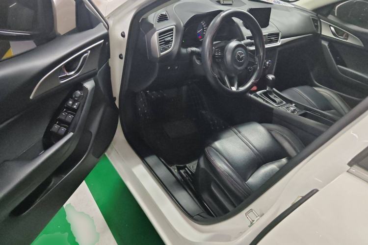 Used Mazda Mazda 3 Axela 2017 Sedan 1.5L Automatic Luxury Model Emission Standard China V
