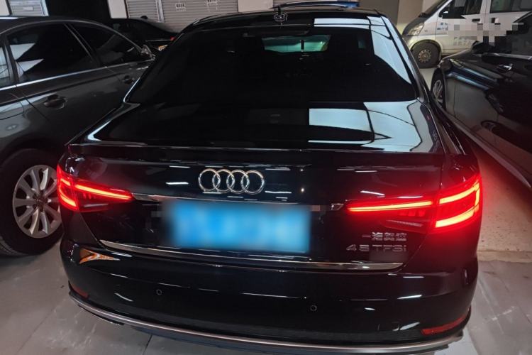 Used Audi A4L 2019 40 TFSI Fashion Edition China VI Emission Standard
