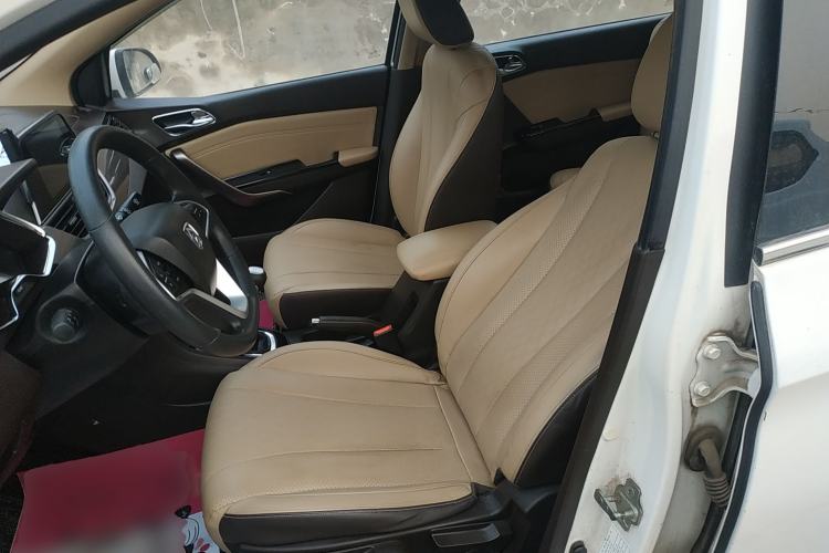 Used Baojun 310W 2017 1.5L Manual Fashion Model China V