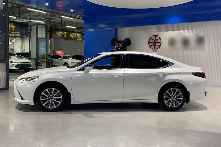 Used Lexus ES 2022 200 Excellence Edition
